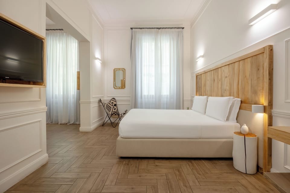 Junior Suite | Minibar, in-room safe, desk, soundproofing
