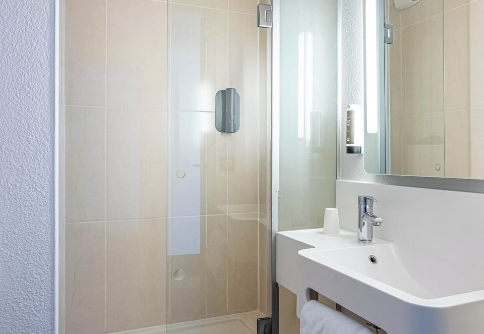 Shower, towels, soap, shampoo
