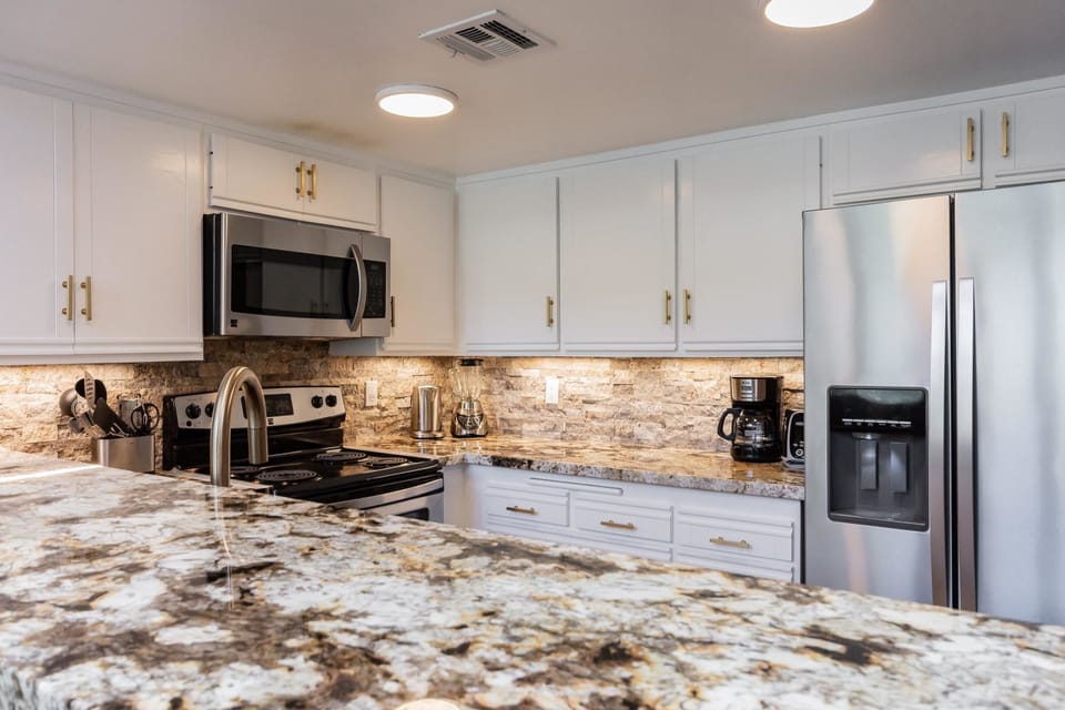Condo, 3 Bedrooms, Mountain View (Snowcreek #888 Phase V) | Private kitchen | Fridge, microwave, oven, stovetop
