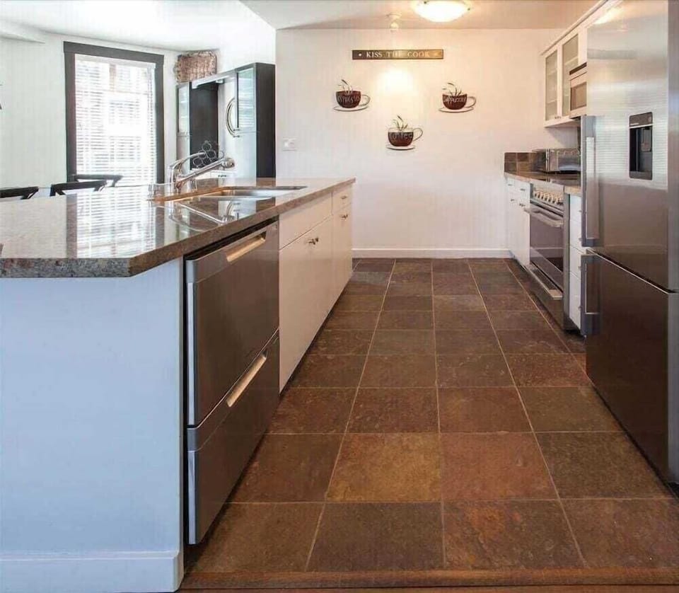 Condo, 3 Bedrooms (Village at White Mountain Lodge #2230) | Private kitchen | Fridge, microwave, stovetop, dishwasher