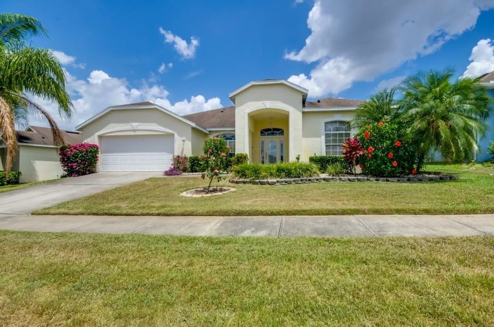 Villa, 4 Bedrooms | Front of property