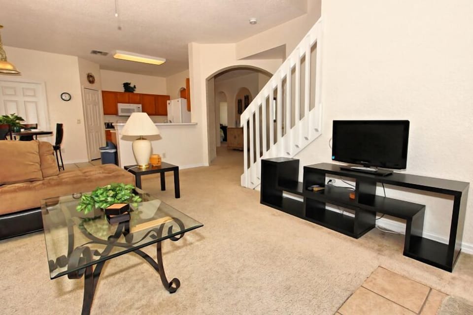 House, 5 Bedrooms | Living area | TV