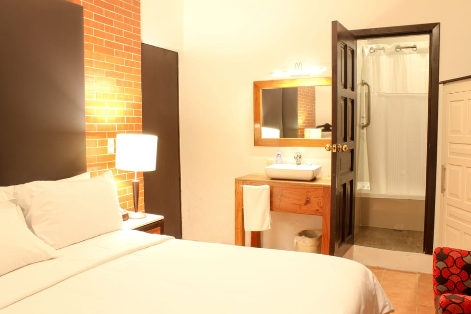 Standard Room, 1 Double Bed | In-room safe, desk, iron/ironing board, free wired internet