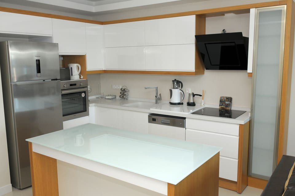 Coffee/tea maker, electric kettle