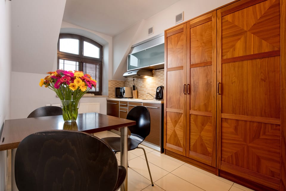 Split level Deluxe Apartment | Private kitchen | Electric kettle