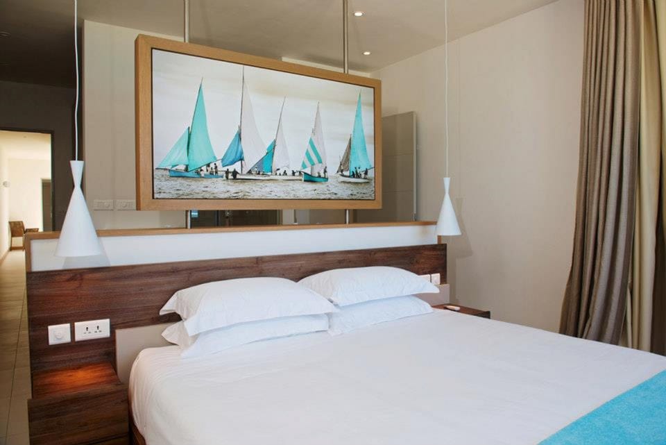 In-room safe, iron/ironing board, WiFi (free), bed sheets