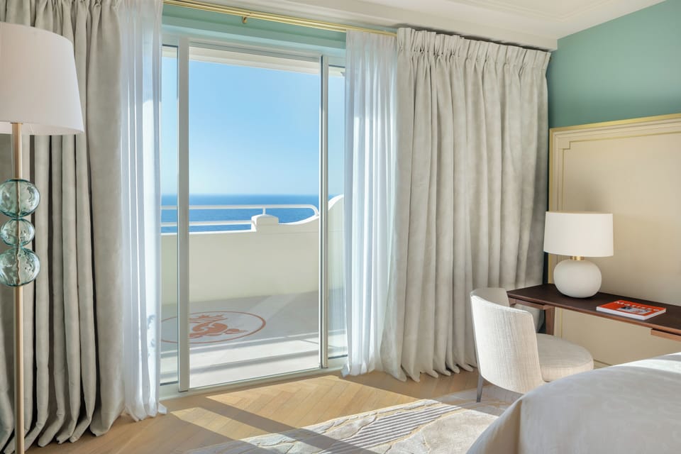 Panoramic Suite | Egyptian cotton sheets, premium bedding, memory foam beds