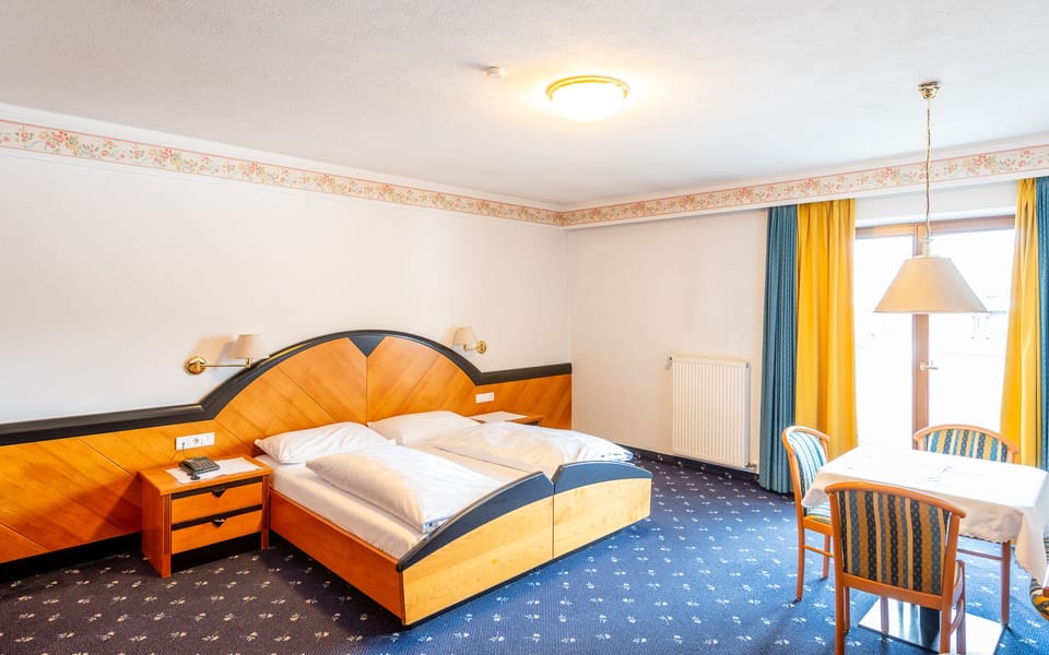 Junior Suite, Mountain View | In-room safe, individually furnished, desk, cribs/infant beds