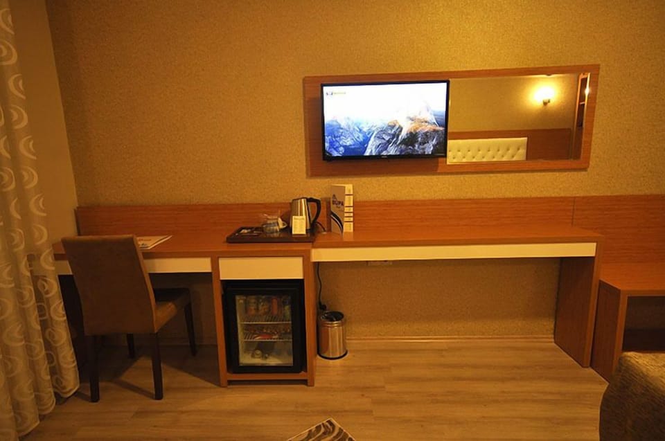 Premium bedding, minibar, in-room safe, desk