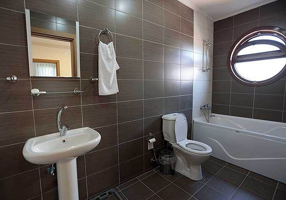 Bathtub, free toiletries, hair dryer, bathrobes