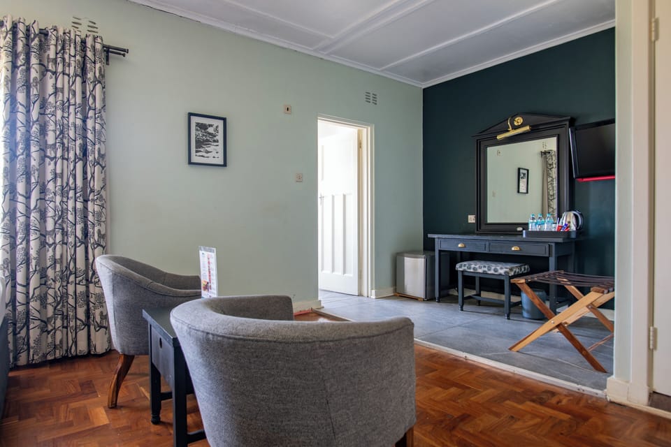 Family Suite 2 bedrooms (4 pax) | Premium bedding, in-room safe, desk, laptop workspace