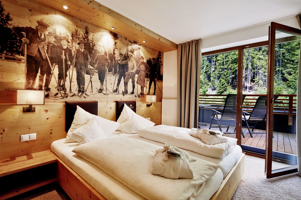 Deluxe Double Room, 1 Bedroom | Premium bedding, in-room safe, desk, soundproofing