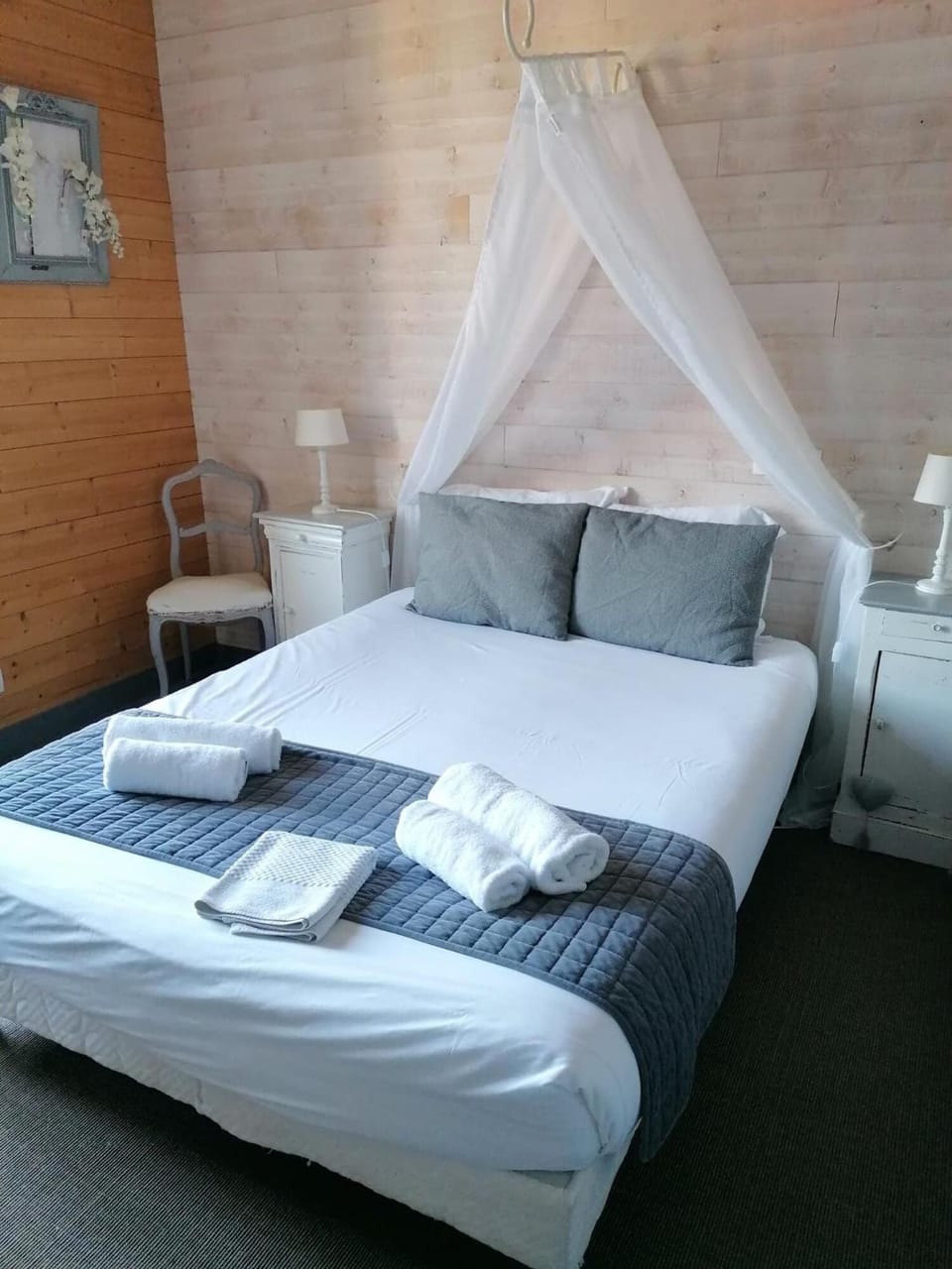 1 bedroom, premium bedding, memory foam beds, individually decorated