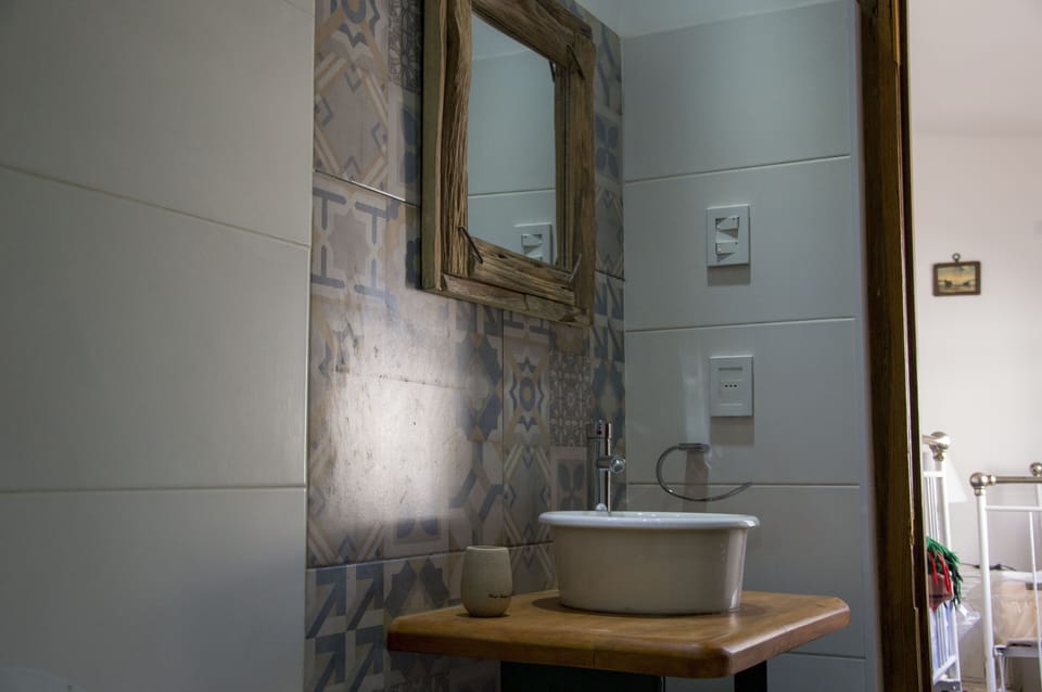 Double or Twin Room | Bathroom | Shower, free toiletries, hair dryer, bidet