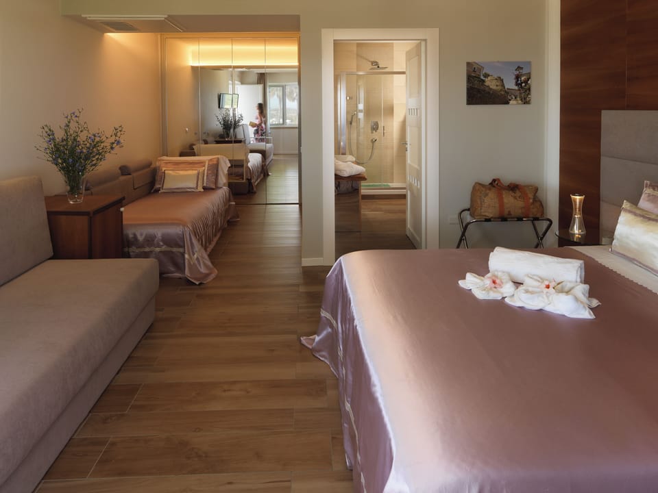 Superior Double or Twin Room, Sea View | Egyptian cotton sheets, premium bedding, down comforters