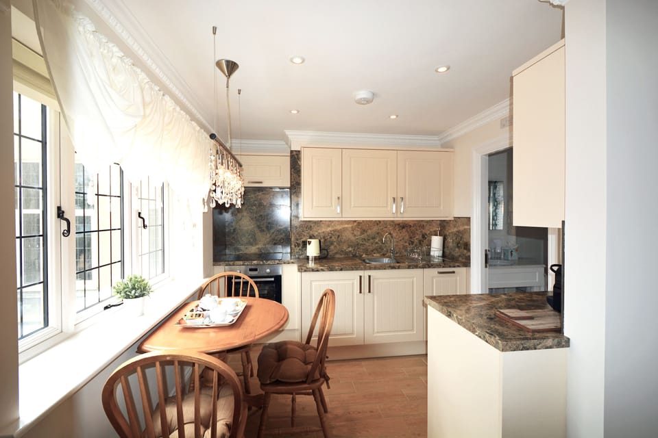 SV2 Sailboats Suite - Apartment | Private kitchen | Espresso maker, coffee/tea maker, electric kettle