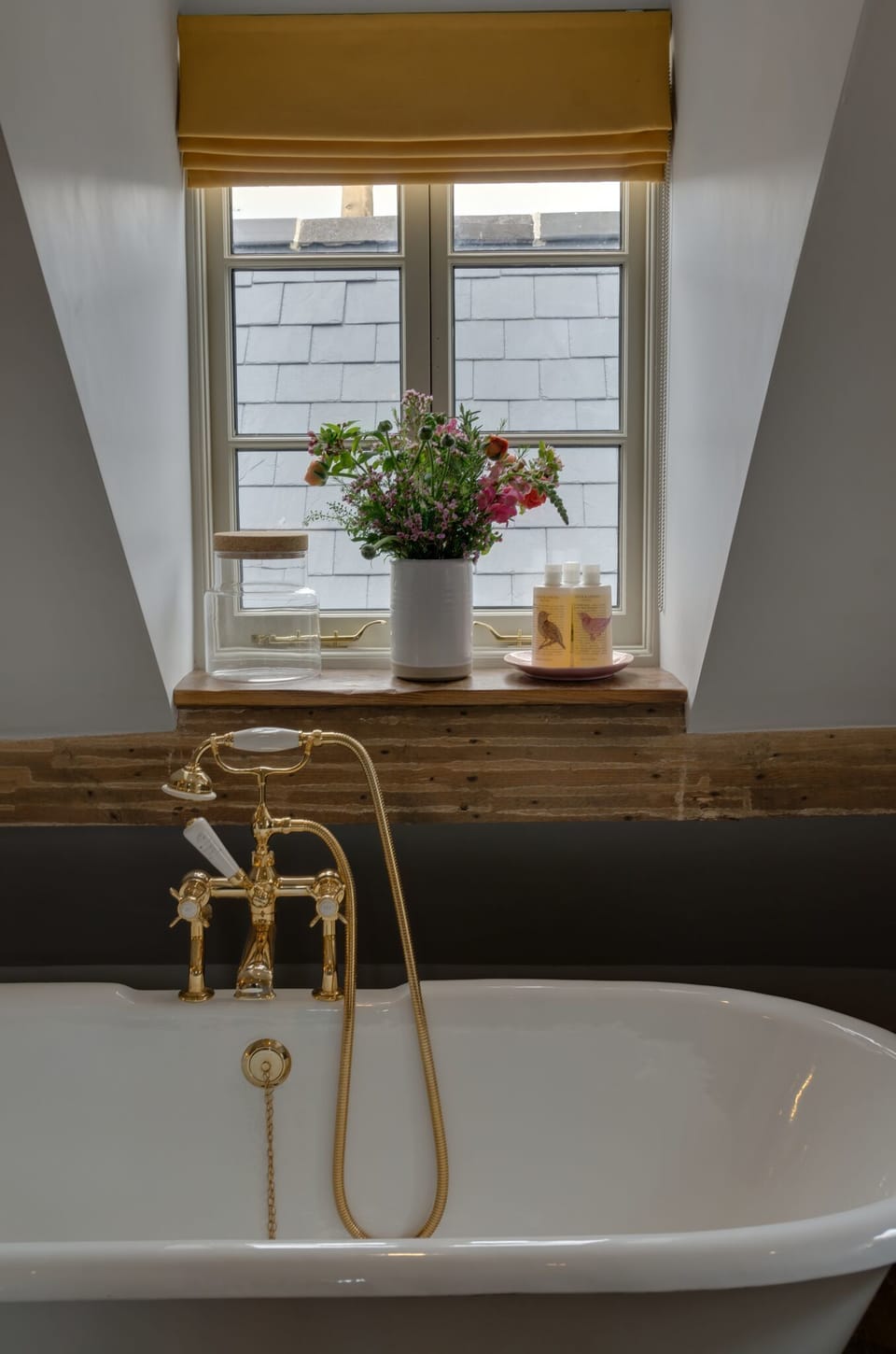 Deluxe Room, 1 King Bed (Room 5) | Deep soaking bathtub