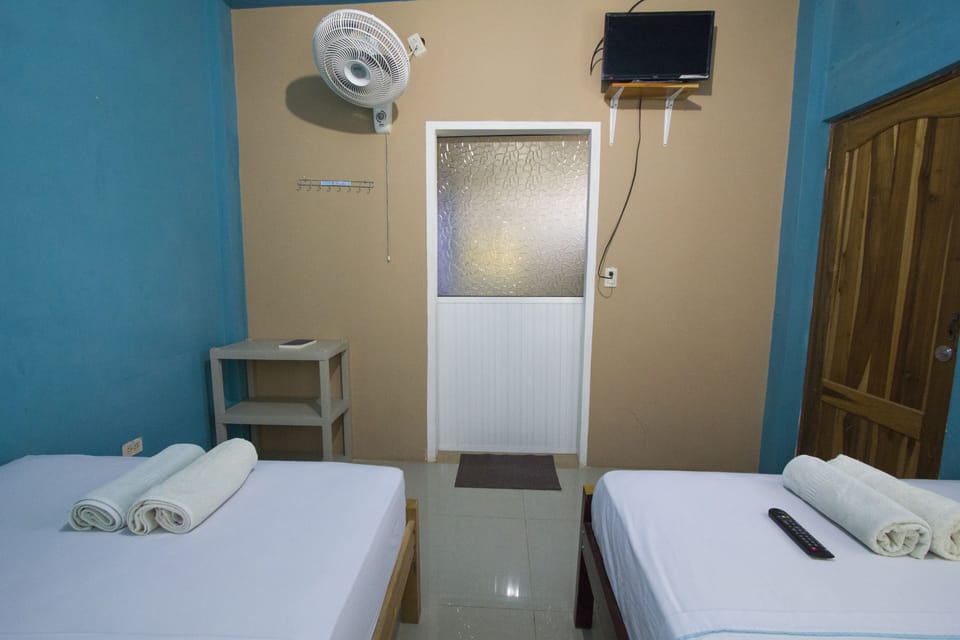 Quadruple Room | Iron/ironing board (on request), WiFi (free), bed sheets