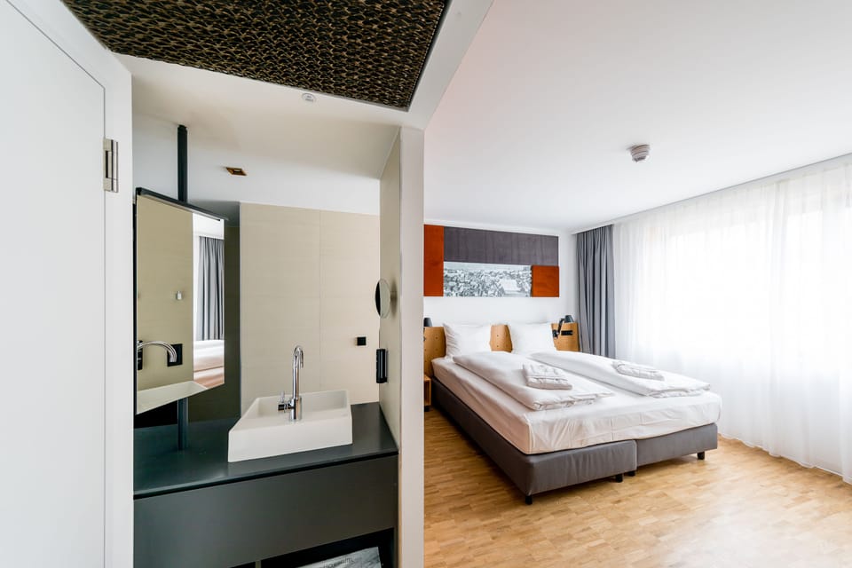 Longstay Room | Premium bedding, in-room safe, desk, laptop workspace