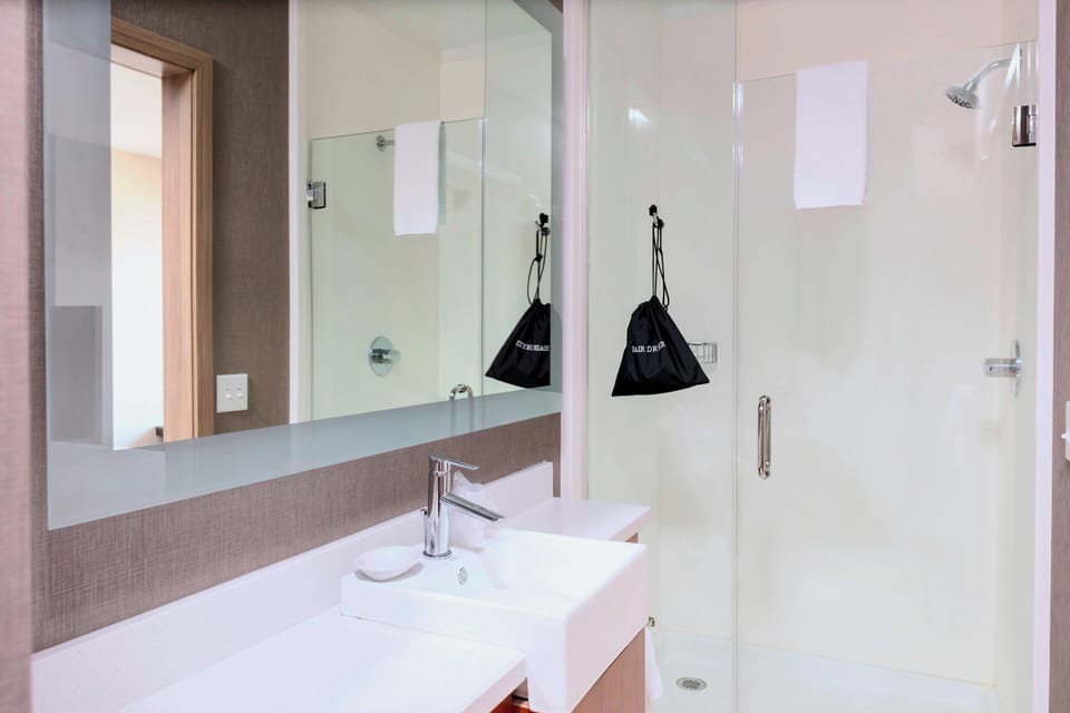 Shower, free toiletries, hair dryer, towels