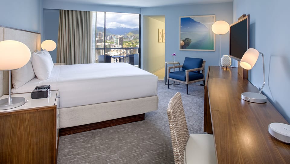 Premium bedding, in-room safe, desk, laptop workspace