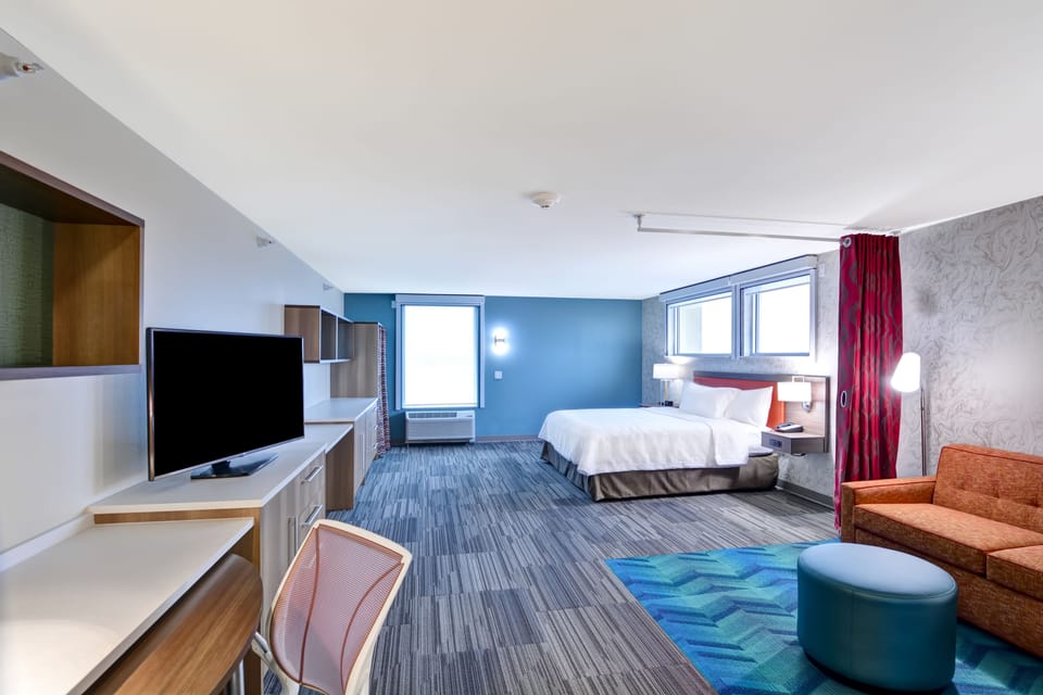 Desk, blackout drapes, iron/ironing board, free WiFi