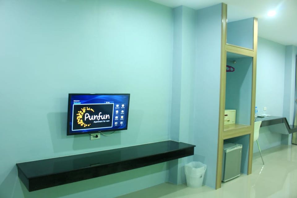 Superior Room | In-room safe, rollaway beds (surcharge), WiFi (free)
