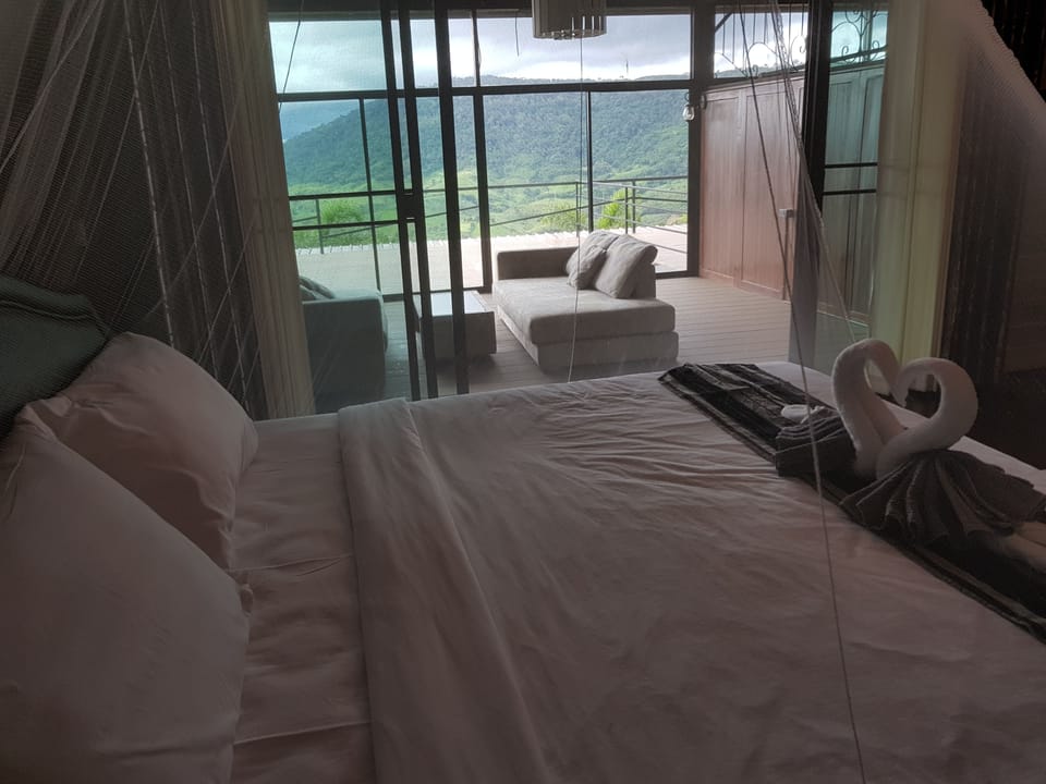 Sky View for 4 People with Fan | Free WiFi
