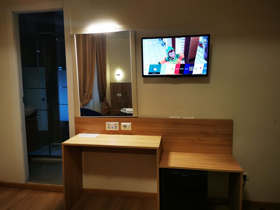 Minibar, in-room safe, desk, blackout drapes
