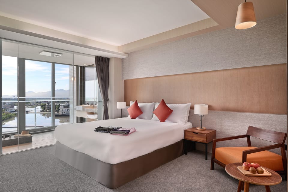 Comfort Double Room, Mountain View | In-room safe, desk, blackout drapes, soundproofing