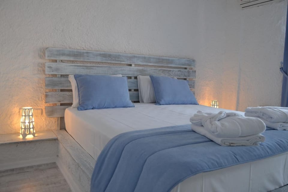 Premium bedding, in-room safe, desk, soundproofing