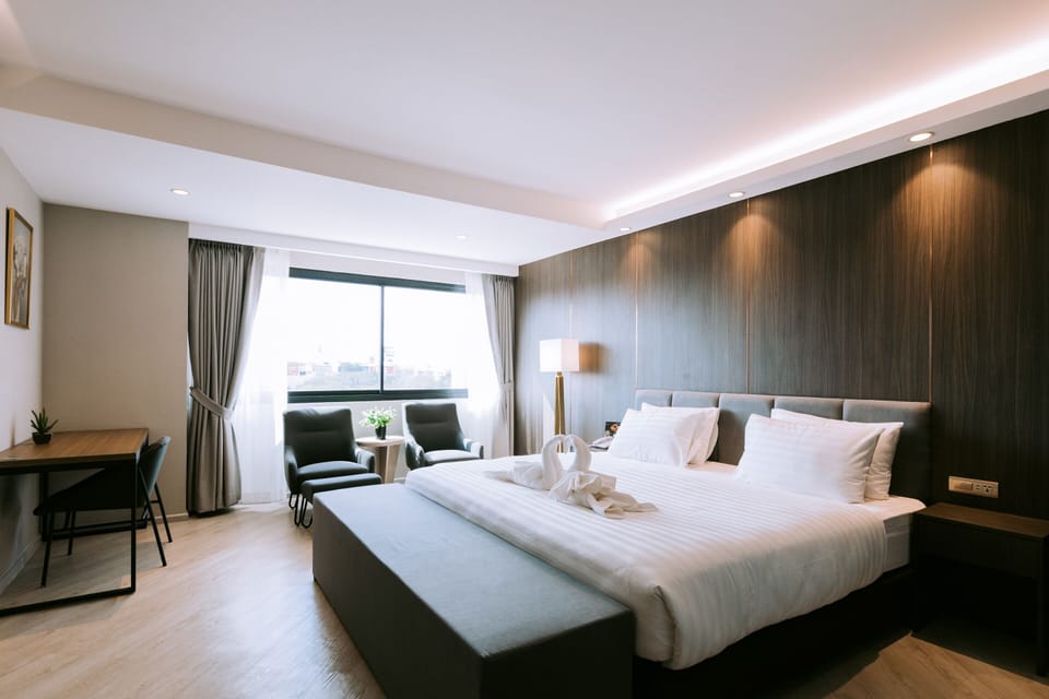 Grand Deluxe With Jacuzzi | Desk, laptop workspace, free WiFi