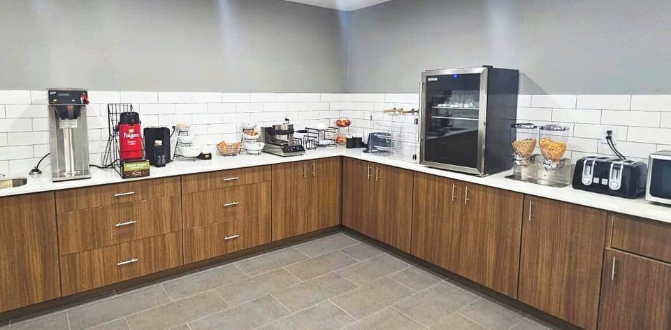 Free daily continental breakfast