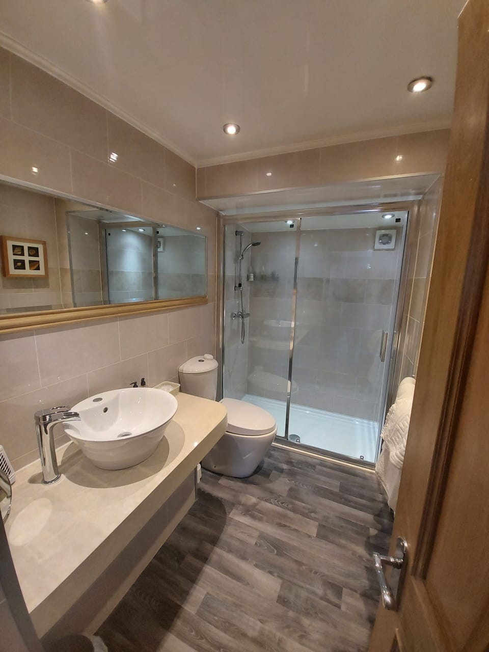 Double Room, Ensuite | Bathroom | Towels