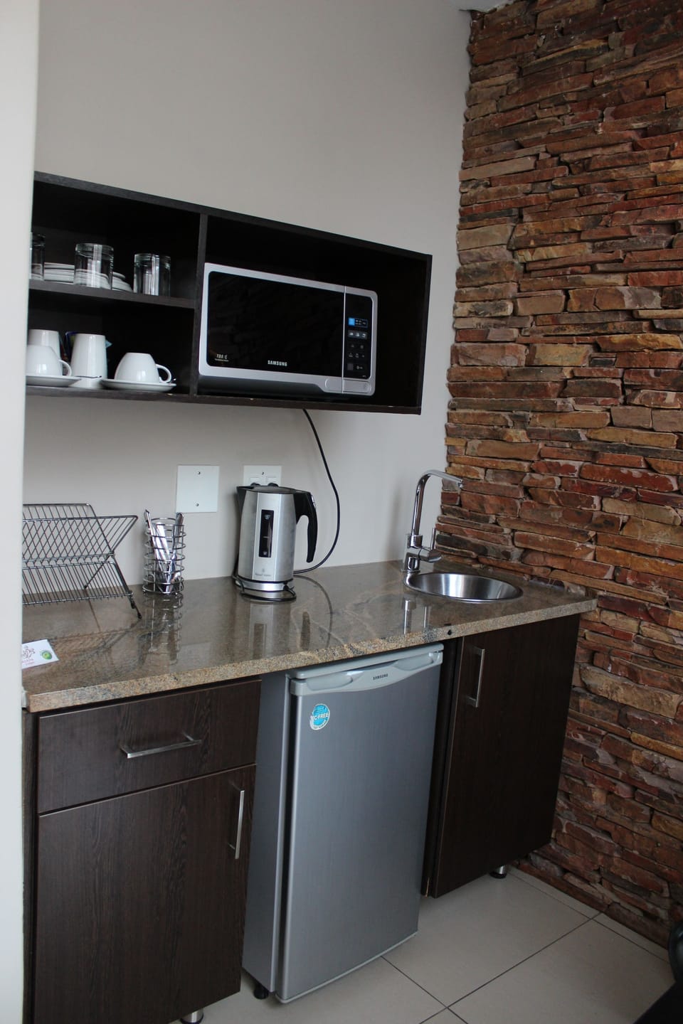 Mini-refrigerator