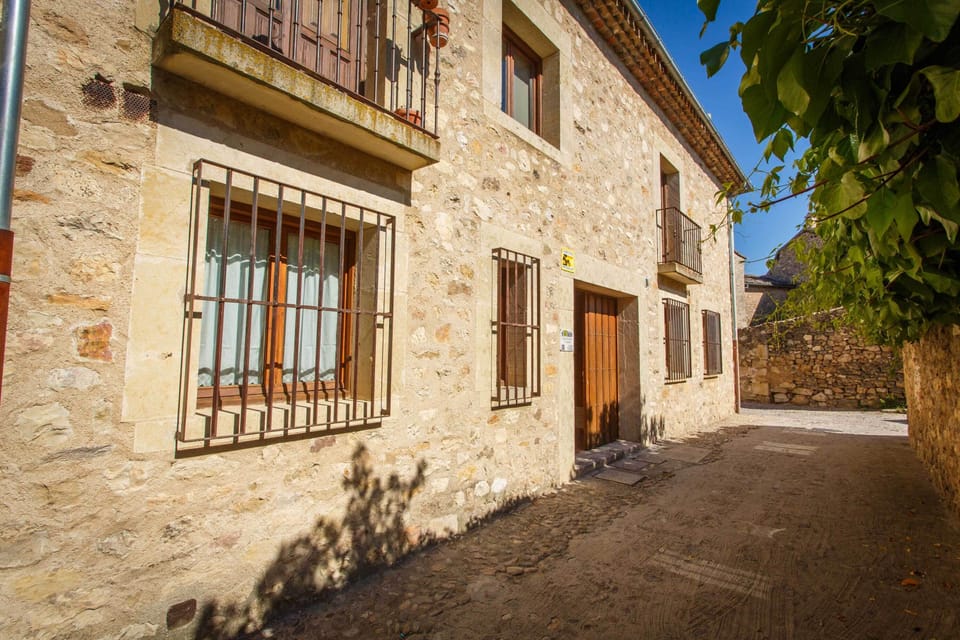 El Bulín de Pedraza Country House in Sierra Norte