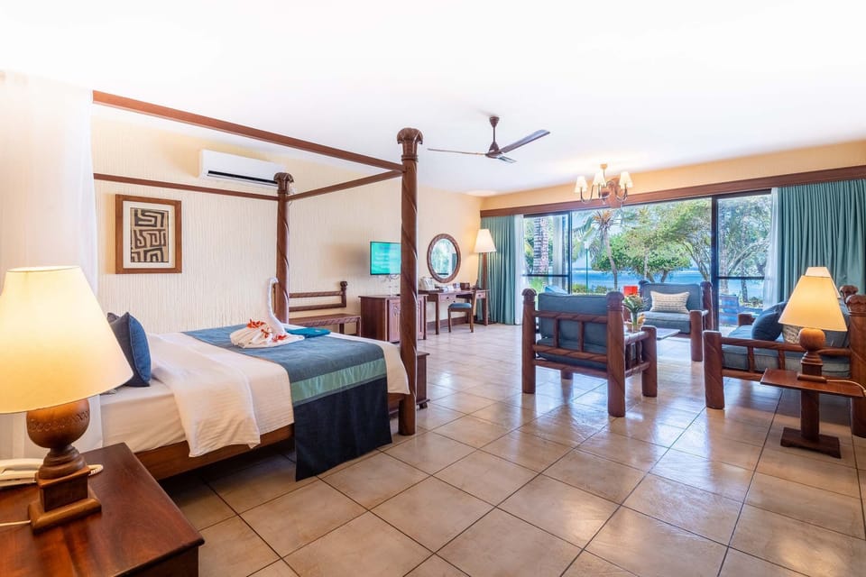 Junior Suite, Non Smoking, Ocean View | In-room safe, desk, blackout drapes, rollaway beds