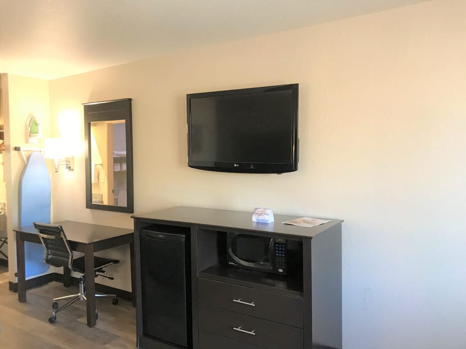 Desk, blackout drapes, iron/ironing board, free WiFi