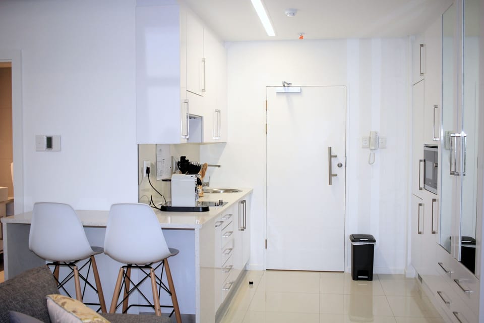 Studio | Living area | Flat-screen TV
