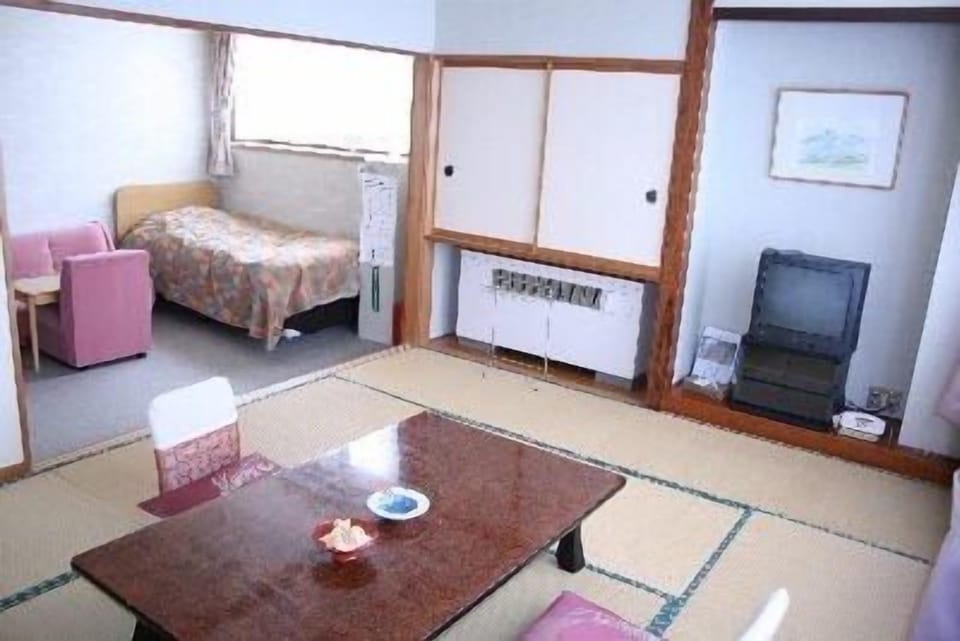 Japanese-Style Family Room with Mountain View | In-room safe, free WiFi, bed sheets