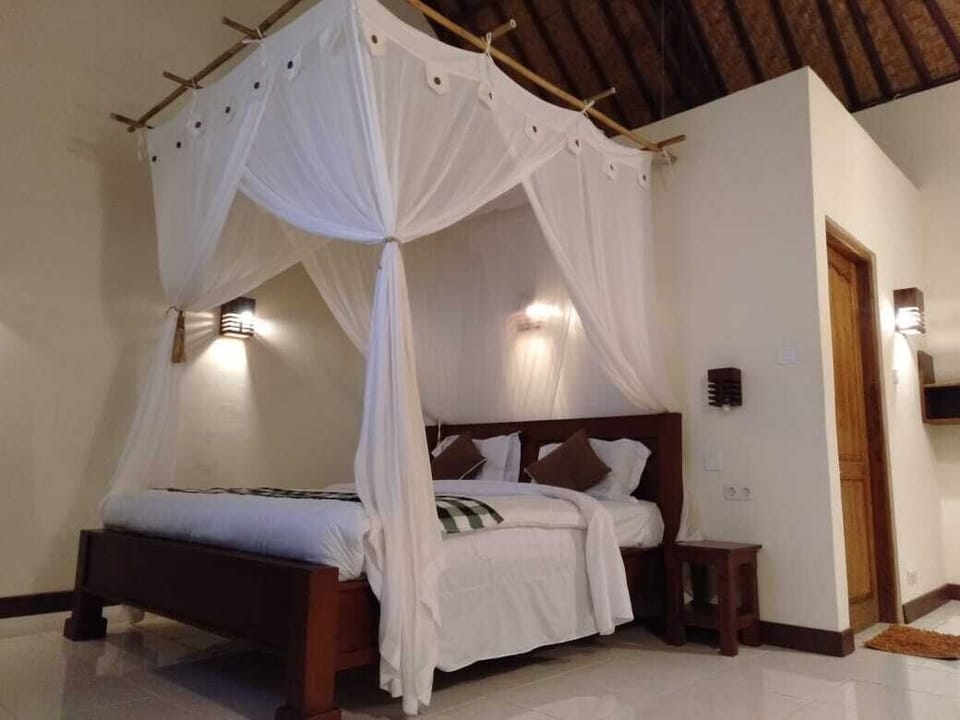 Premium Double Room, 1 King Bed, Garden Area | In-room safe, individually furnished, laptop workspace, free WiFi