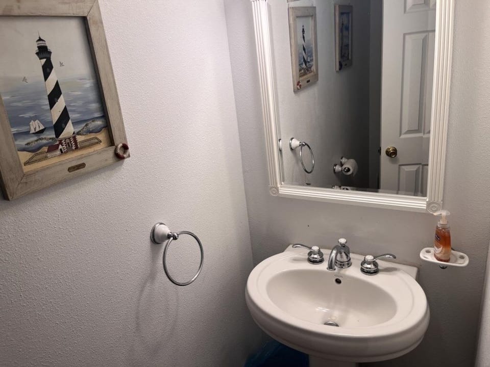 Coconut Palms Townhome 2 Bedroom Townhouse by RedAwning Apartment in Edgewater