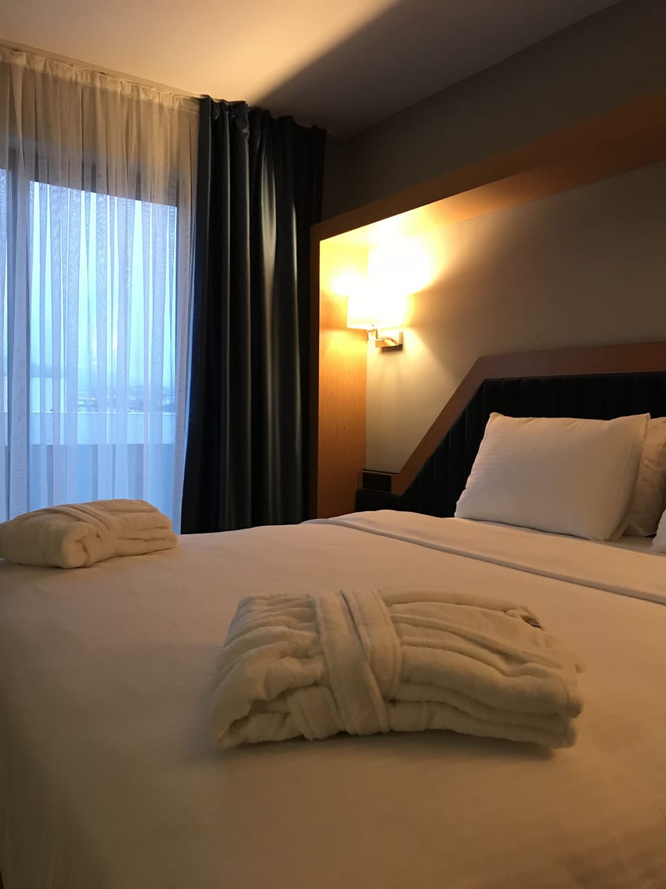 Junior Suite, Balcony | Minibar, in-room safe, desk, soundproofing