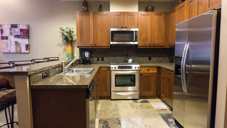 Condo, 1 Bedroom | Private kitchen | Full-size fridge, microwave, oven, stovetop
