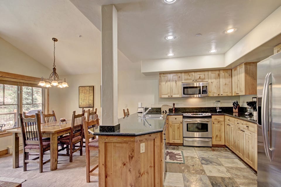 Townhome, 2 Bedrooms | Private kitchen | Full-size fridge, microwave, oven, stovetop
