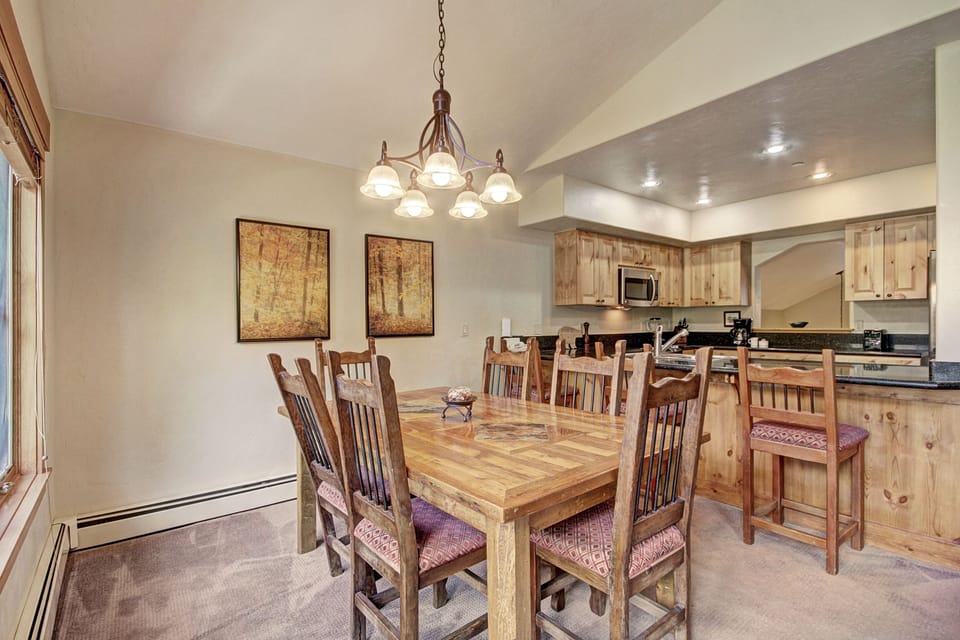 Townhome, 2 Bedrooms | Dining