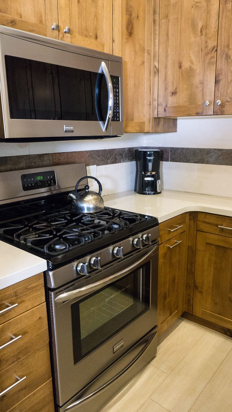 Room, 2 Bedrooms | Private kitchen | Full-size fridge, microwave, oven, stovetop
