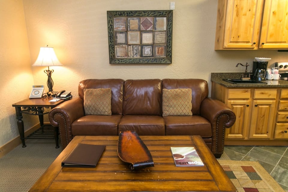 Condo, 3 Bedrooms | Living area | Flat-screen TV, fireplace, computer