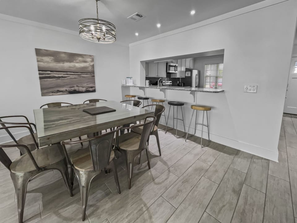 Townhome, 2 Bedrooms | In-room dining