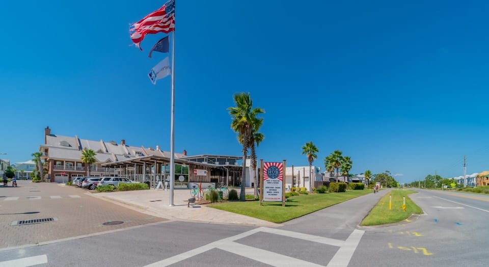 Condo, 2 Bedrooms | Parking